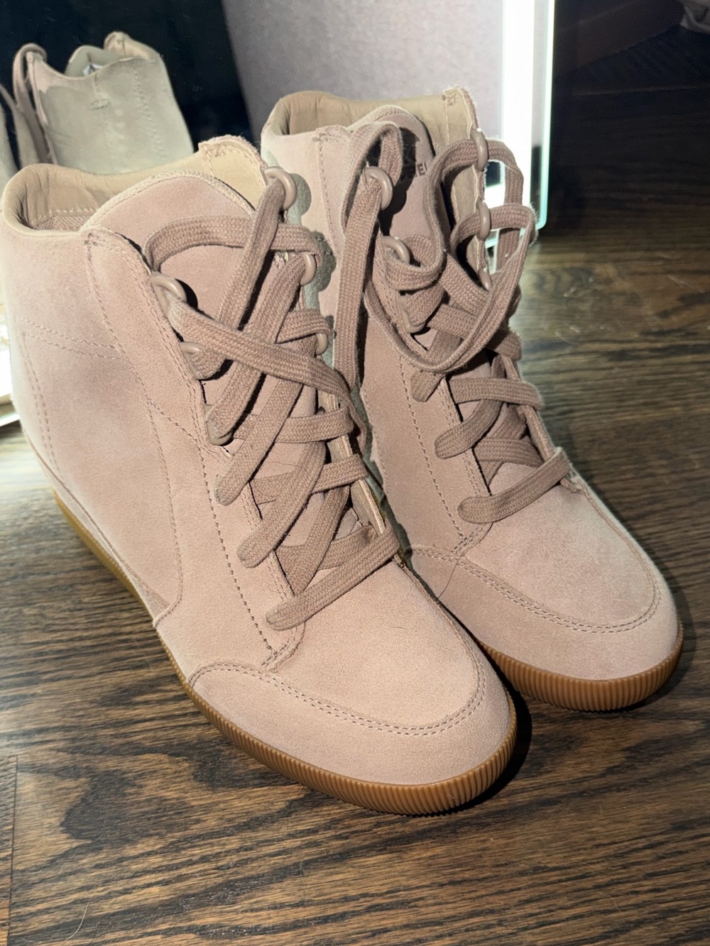 Sorel Tan Suede Lace-Up Wedge Sneakers Like New - Size 9